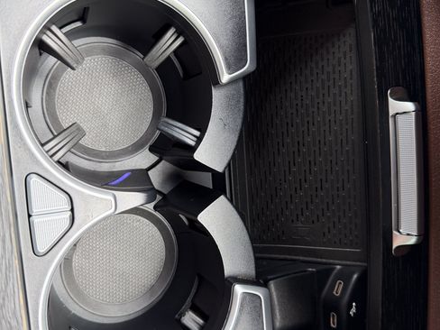Used 2024 Mercedes-Benz GLS 450 4MATIC image 45
