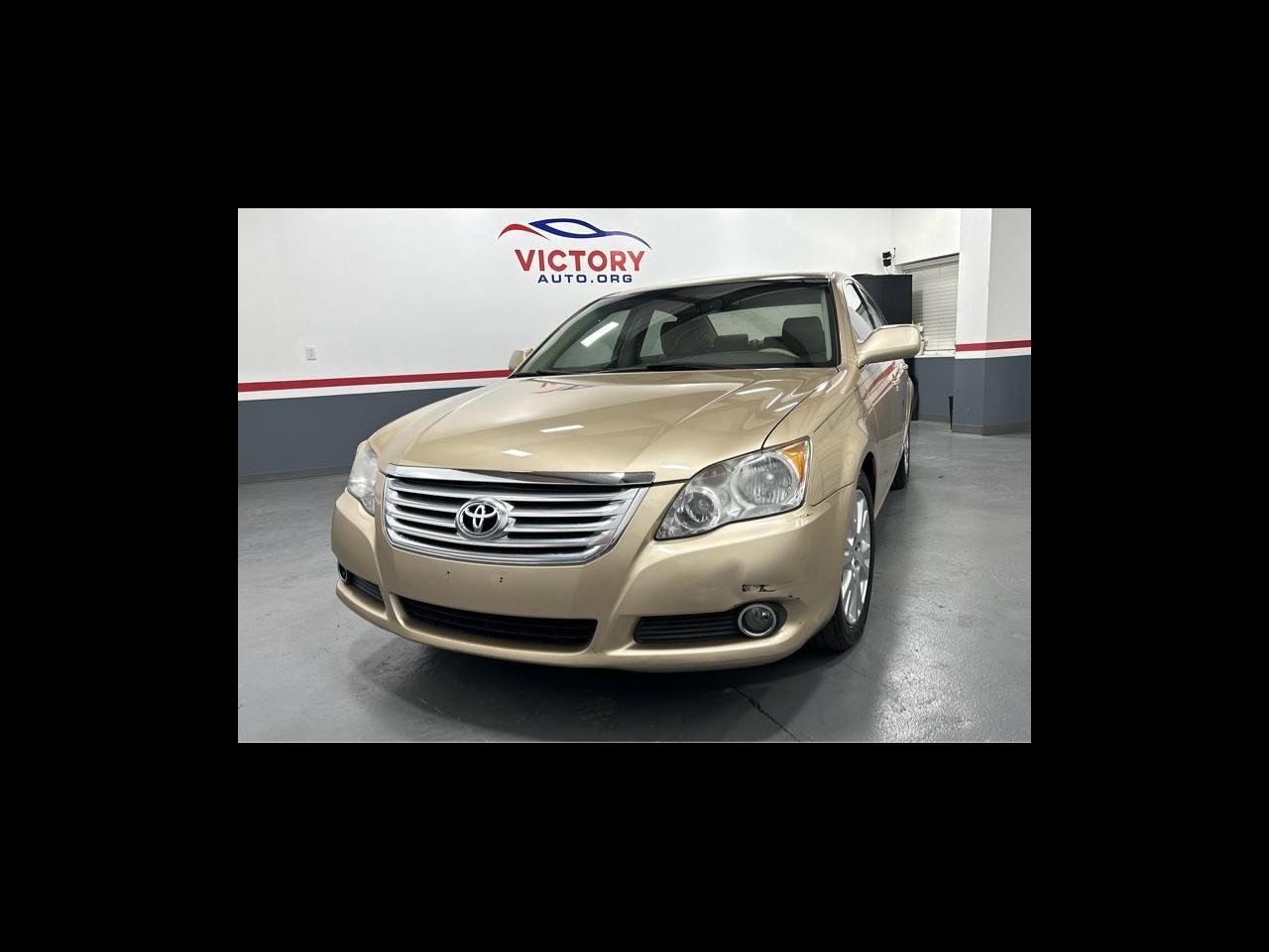 Used 2010 Toyota Avalon XL FWD image 2