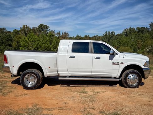 Used 2016 RAM 3500 Laramie image 16