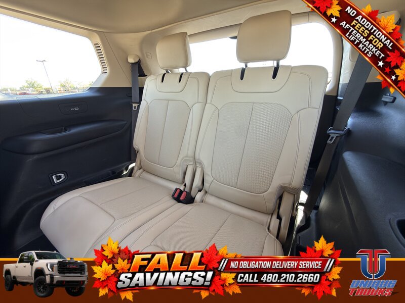 Used 2022 Jeep Grand Cherokee L Limited w/ Luxury Tech Group II AWD/4WD image 23