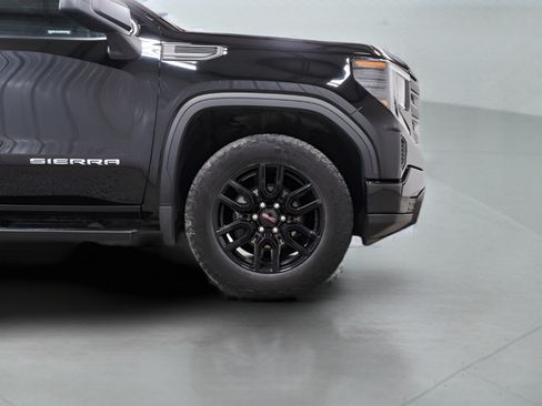 Used 2024 GMC Sierra 1500 Pro w/ Graphite Edition AWD/4WD image 7