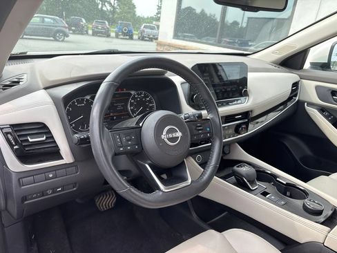Used 2023 Nissan Rogue SL w/ SL Premium Package AWD/4WD image 4