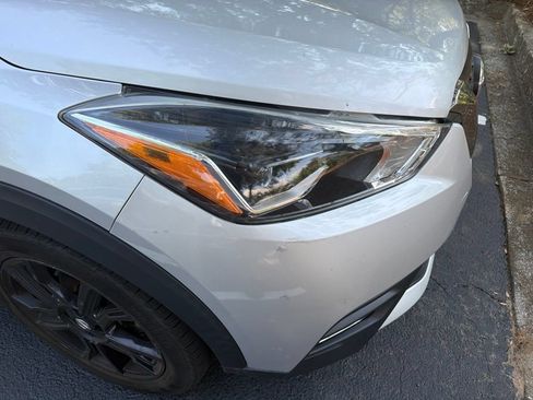 Used 2019 Nissan Kicks SR w/ SR Premium Package FWD image 13