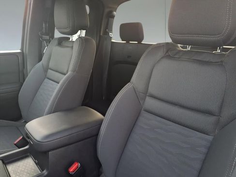 Used 2024 Nissan Frontier SV image 12