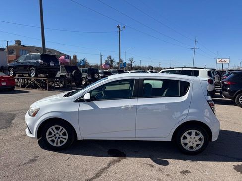 Used 2017 Chevrolet Sonic LT image 5