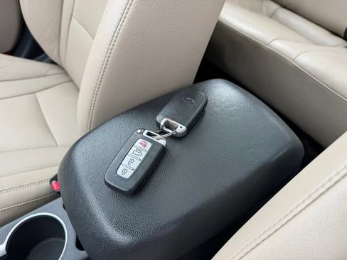 Used 2013 Hyundai Elantra GT w/ Tech Pkg FWD image 29