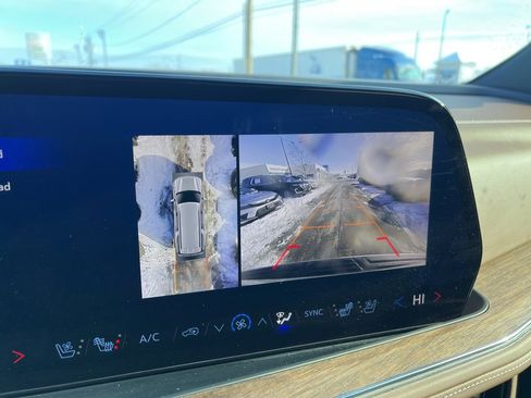 Used 2025 Chevrolet Suburban High Country image 14