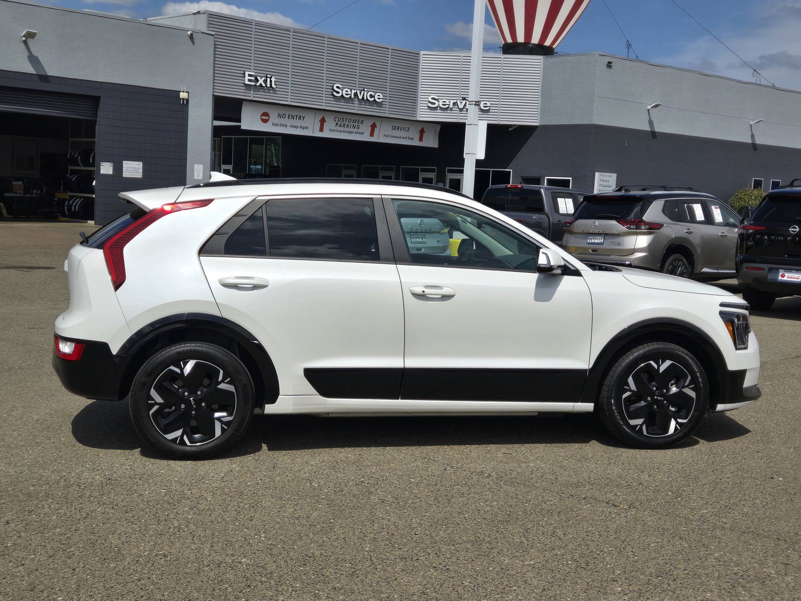Used 2024 Kia Niro Wind FWD image 3