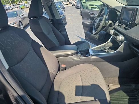 Used 2020 Toyota RAV4 XLE w/ Convenience Package FWD image 12