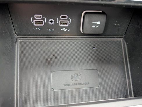 Used 2023 Jeep Grand Cherokee Overland w/ Luxury Tech Group IV AWD/4WD image 25