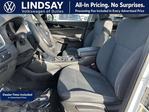 Used 2019 Kia Sorento AWD image 11