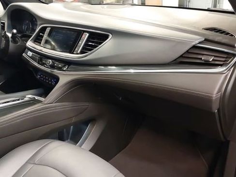 Used 2024 Buick Enclave Premium AWD/4WD image 39