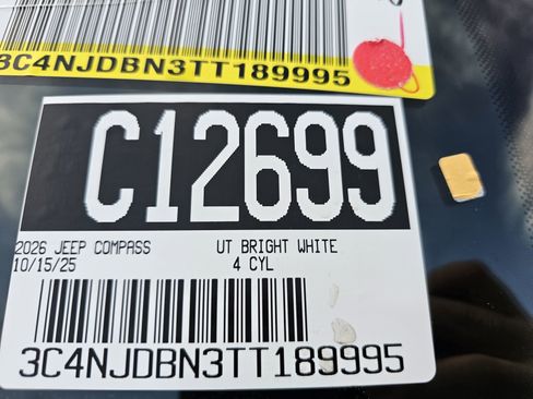 New 2026 Jeep Compass Latitude image 10