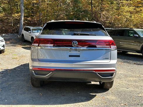 New 2026 Volkswagen Atlas Cross Sport SE image 3