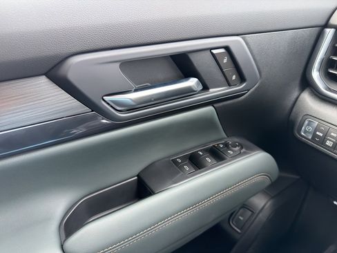 New 2026 GMC Terrain AT4 w/ Technology Package II AWD/4WD image 16