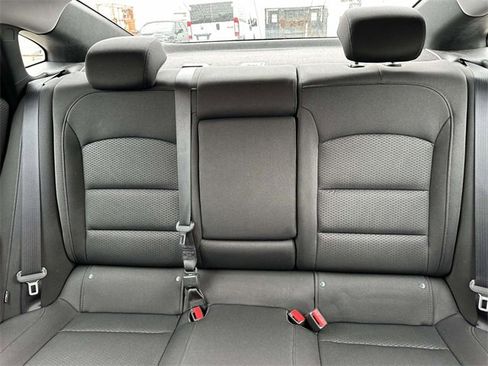 Used 2018 Chevrolet Malibu LT image 35