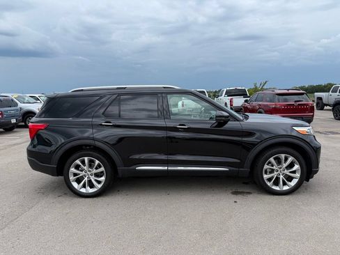 Used 2021 Ford Explorer Platinum w/ Equipment Group 601A AWD/4WD image 17
