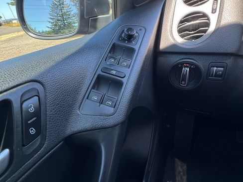 Used 2017 Volkswagen Tiguan S AWD/4WD image 15