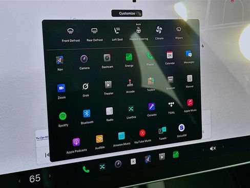 Used 2023 Tesla Model 3 Standard Range image 25