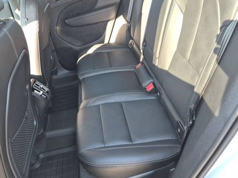 Used 2024 Volvo XC40 B5 Plus AWD/4WD image 29