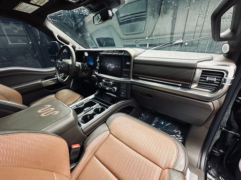 Used 2023 Ford F250 King Ranch w/ FX4 Off-Road Package AWD/4WD image 19