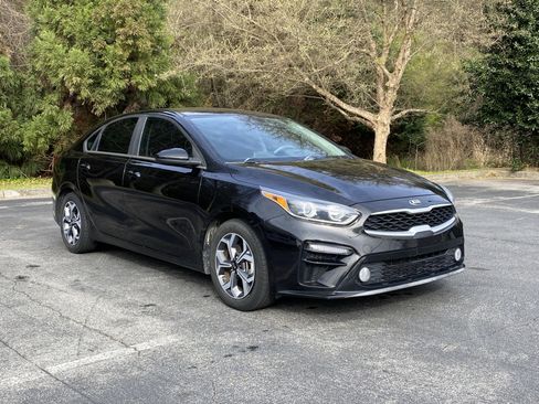 Used 2019 Kia Forte LXS image 2