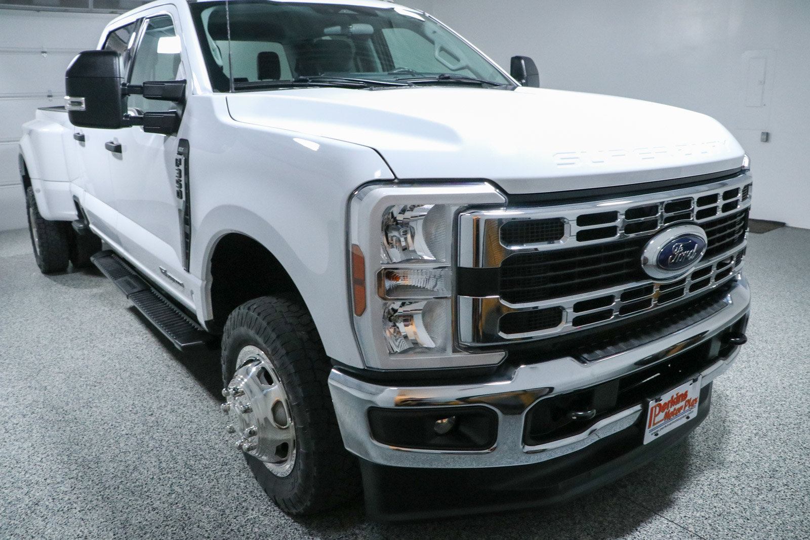 Used 2024 Ford F350 XLT w/ FX4 Off-Road Package AWD/4WD image 5