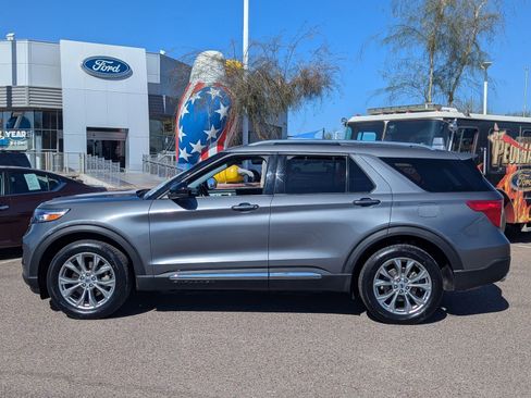 Certified 2024 Ford Explorer Limited image 3