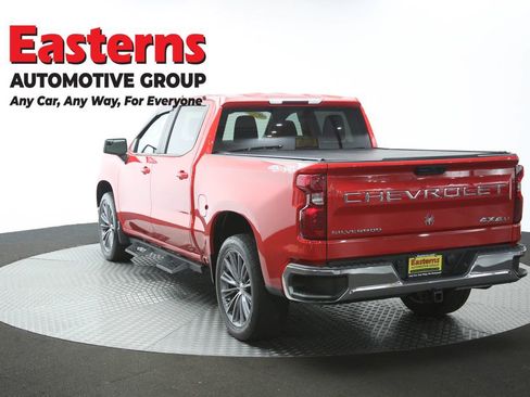 Used 2022 Chevrolet Silverado 1500 LT AWD/4WD image 41