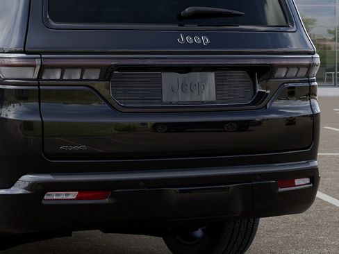 New 2026 Jeep Grand Wagoneer Limited AWD/4WD image 13