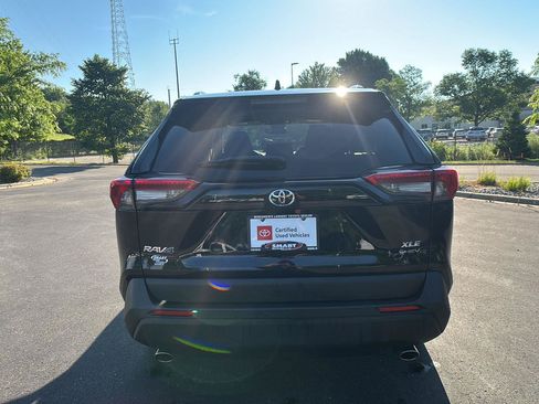 Used 2025 Toyota RAV4 XLE AWD/4WD image 11
