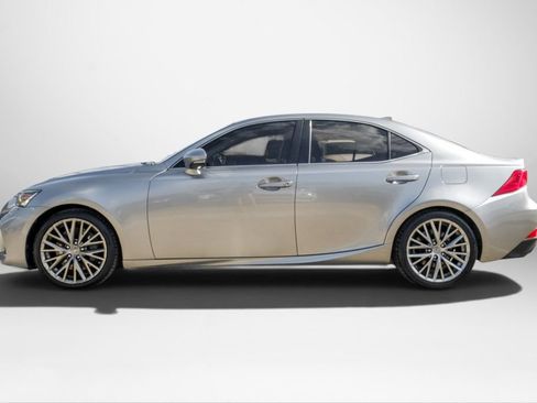 Used 2017 Lexus IS 200t RWD image 9