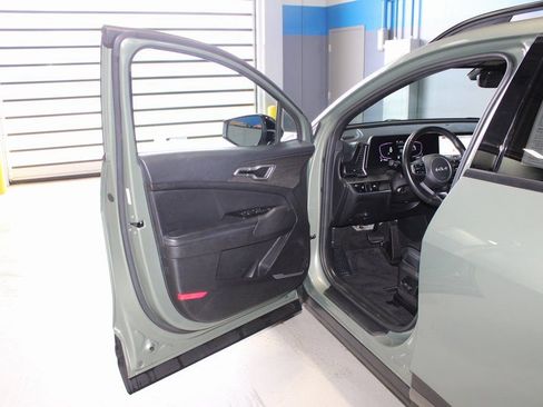 Used 2023 Kia Sportage X-Line AWD/4WD image 7