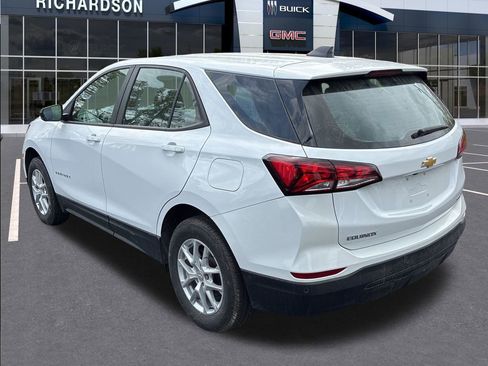 Used 2024 Chevrolet Equinox LS AWD/4WD image 2