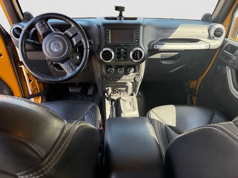 Used 2014 Jeep Wrangler Unlimited Sahara w/ Max Tow Package AWD/4WD image 10
