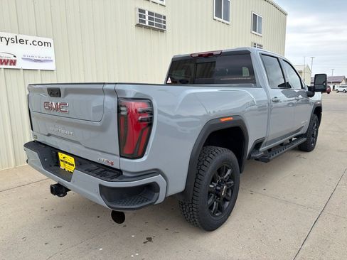 Used 2024 GMC Sierra 2500 AT4 w/ Technology Package AWD/4WD image 7