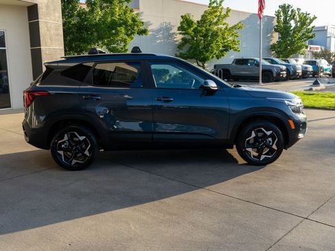 New 2026 Kia Seltos S image 8