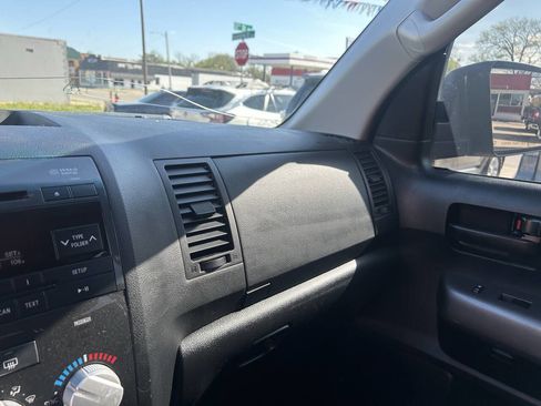 Used 2012 Toyota Tundra 4x4 CrewMax image 34