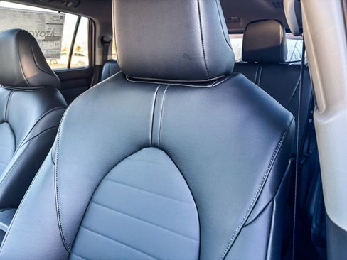 New 2026 Toyota Highlander XLE image 24