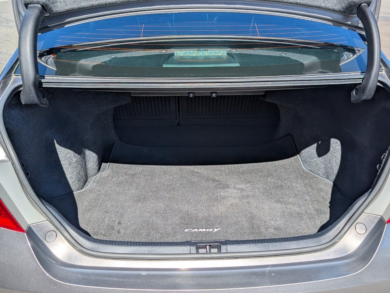 Used 2016 Toyota Camry SE FWD image 9