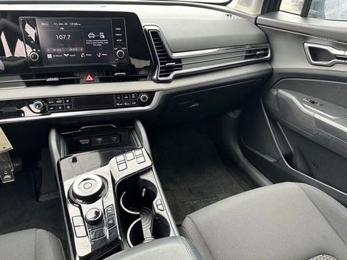 Used 2023 Kia Sportage LX image 14