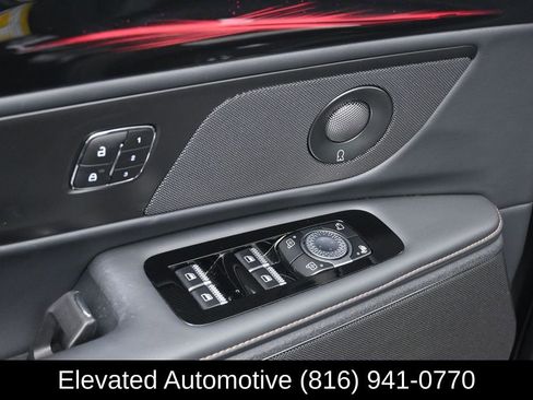Used 2025 Lincoln Nautilus Reserve w/ Jet Appearance Package AWD/4WD image 18