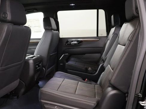 New 2026 Chevrolet Suburban High Country AWD/4WD image 28