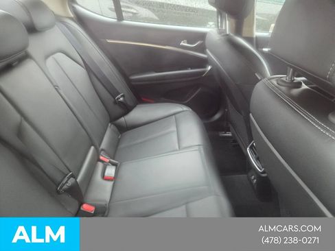 Used 2025 Genesis G70 2.5T AWD/4WD image 14