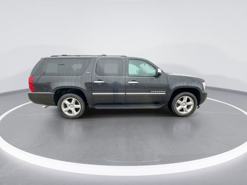 Used 2013 Chevrolet Suburban LTZ image 9
