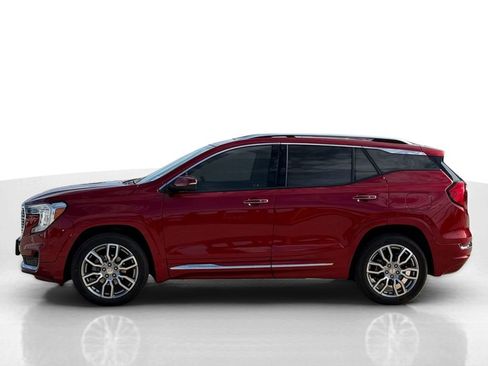 Used 2024 GMC Terrain Denali w/ Denali Premium Package image 9