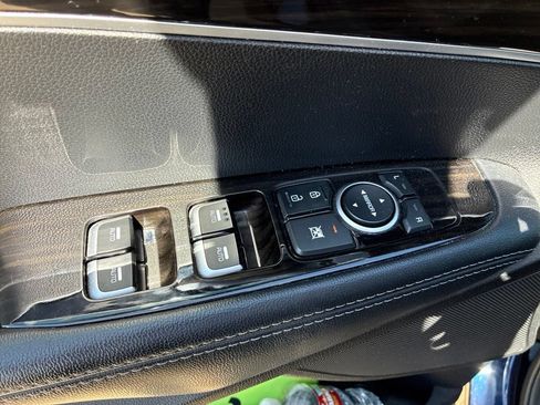 Used 2020 Kia Sorento AWD V6 image 5
