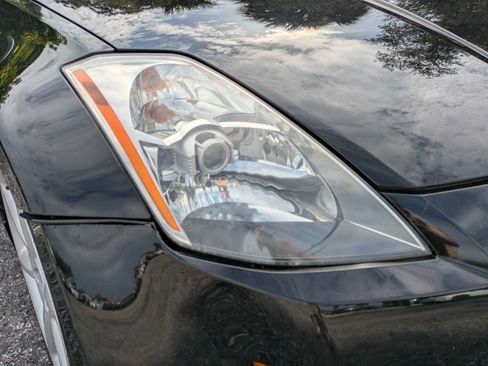 Used 2004 Nissan 350Z Touring RWD image 10