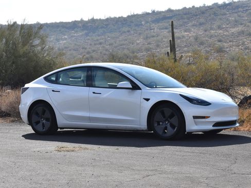 Used 2022 Tesla Model 3 Long Range AWD/4WD image 3