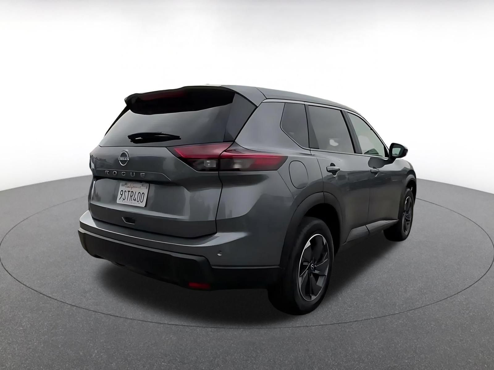 Used 2025 Nissan Rogue SV FWD image 14